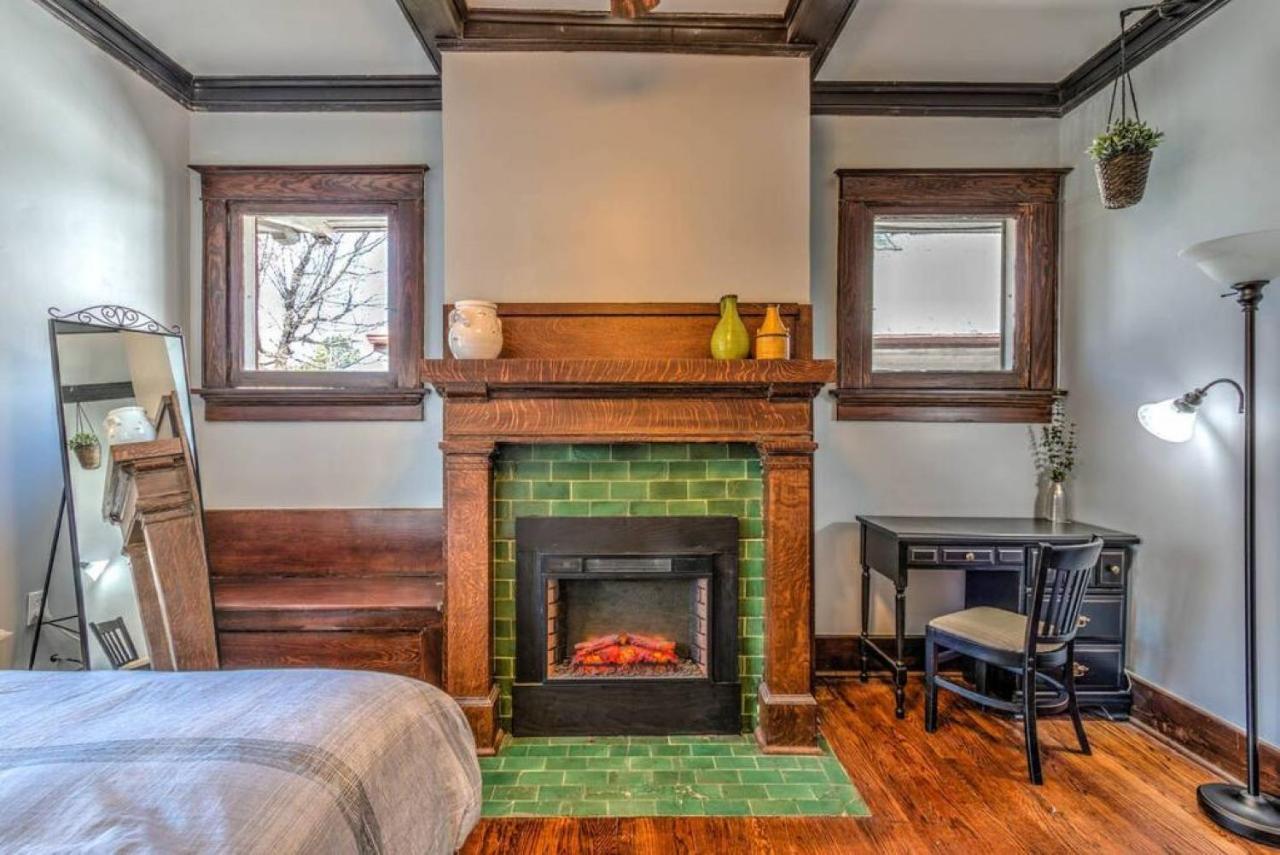 Classic Woodwork And Details In 1912 Colonial Apartment Memphis Exterior photo